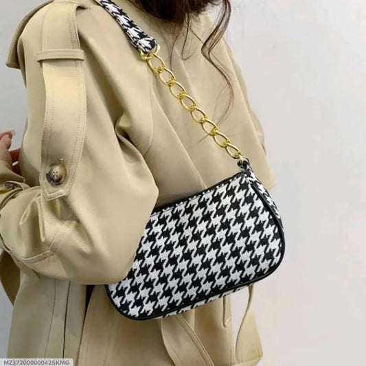 Chic Houndstooth Shoulder Bag with Gold Chain Accent