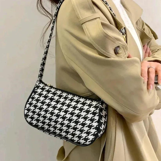 Chic Houndstooth Shoulder Bag with Gold Chain Accent